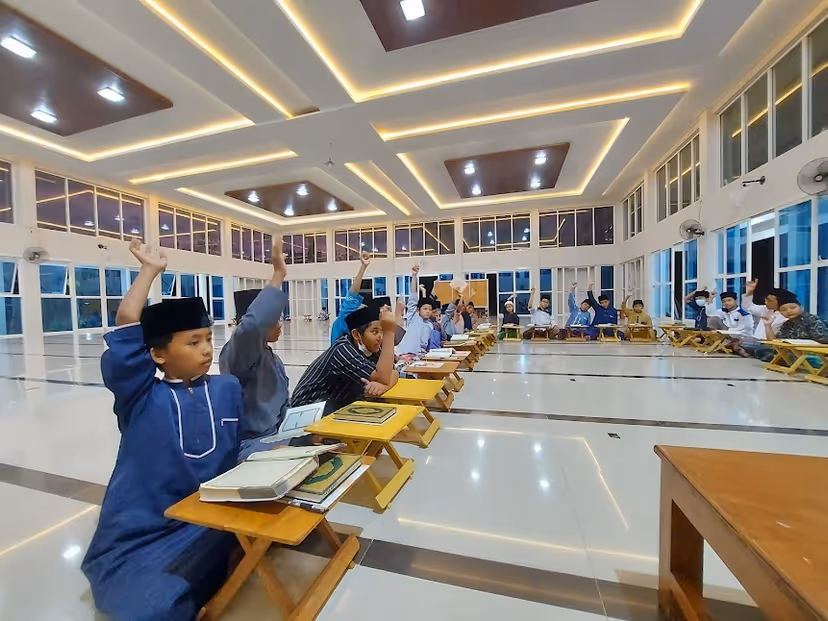 Gambar suasana belajar di Ponpes Roudlotul Qur'an